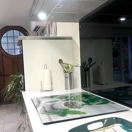 T2 With Private Garden And Parking Le Victor Appartamento