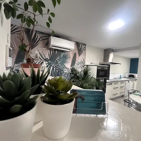 Appartamento T2 With Private Garden And Parking Le Victor