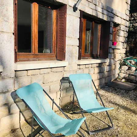 T2 With Private Garden And Parking Le Victor *